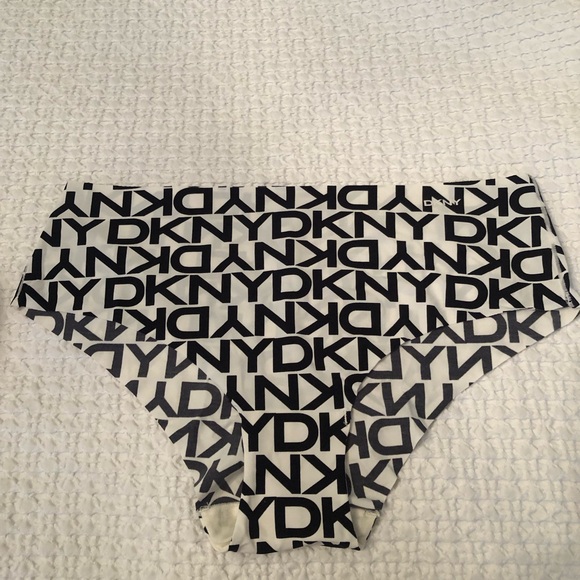 1 package with 3 pairs DKNY Cut Anywhere Hipster Underwear. Multi colour. - Picture 2 of 3